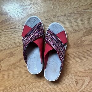 BZEES Diamond X-Band Wedge Slide Sandals